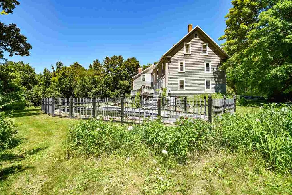 14 Tuttle Road Lee NH 03861
