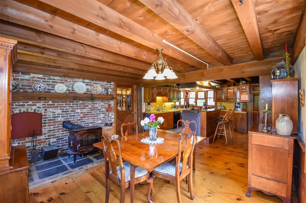 14 Tuttle Road Lee NH 03861