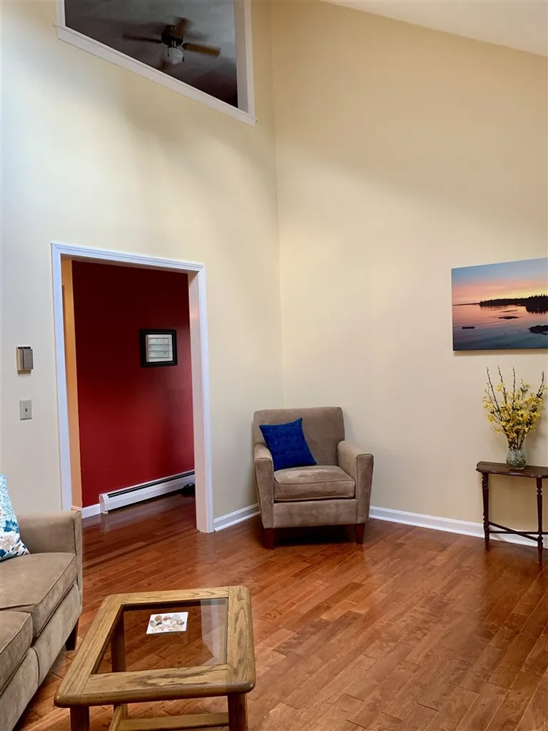 6b Karen Lane Londonderry NH 03053