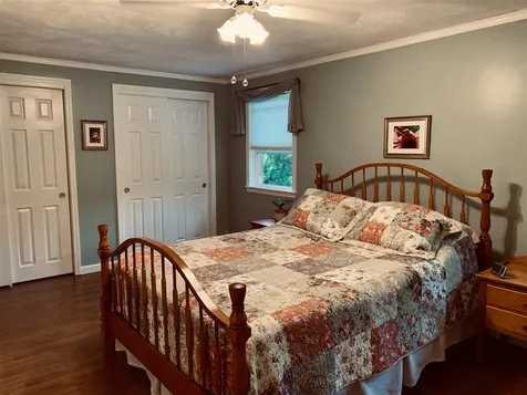 6b Karen Lane Londonderry NH 03053