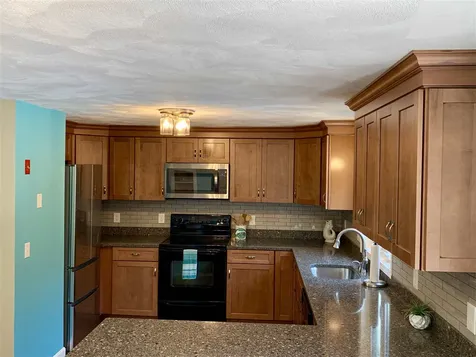 6b Karen Lane Londonderry NH 03053