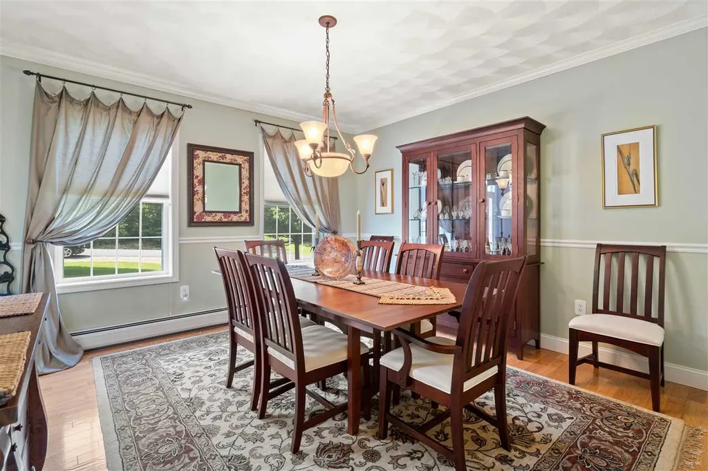 128 Orcutt Drive Chester NH 03036