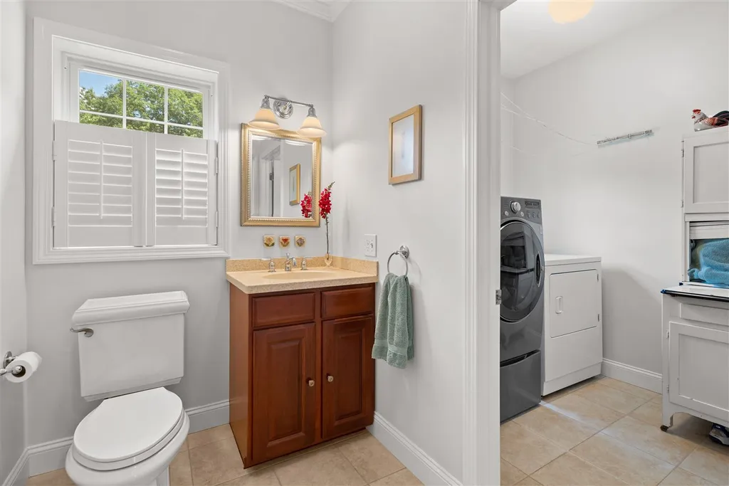 128 Orcutt Drive Chester NH 03036