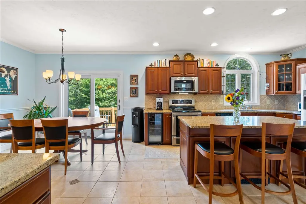 128 Orcutt Drive Chester NH 03036