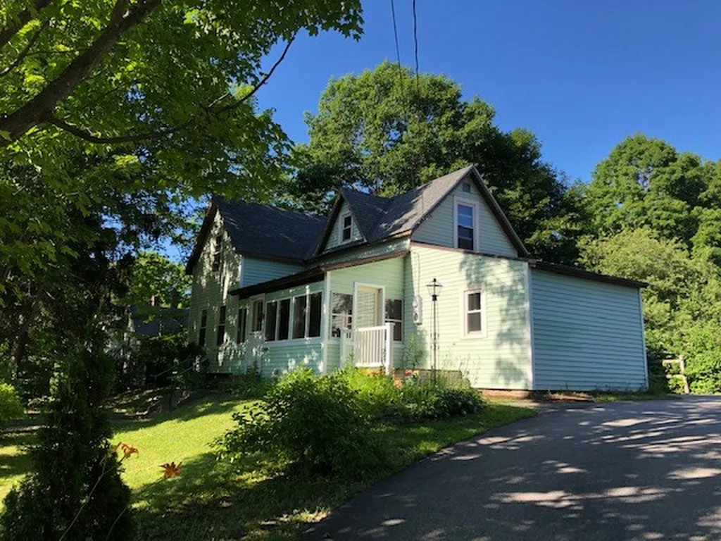 31 Knight Street Keene NH 03431