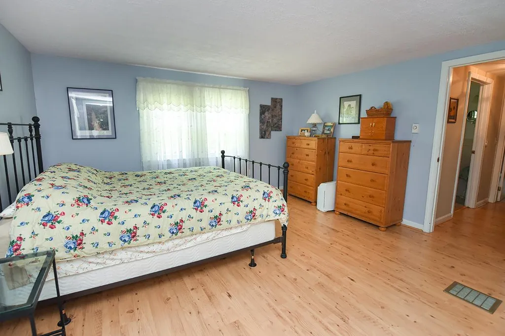 1 Smith Corner Road Newton NH 03858