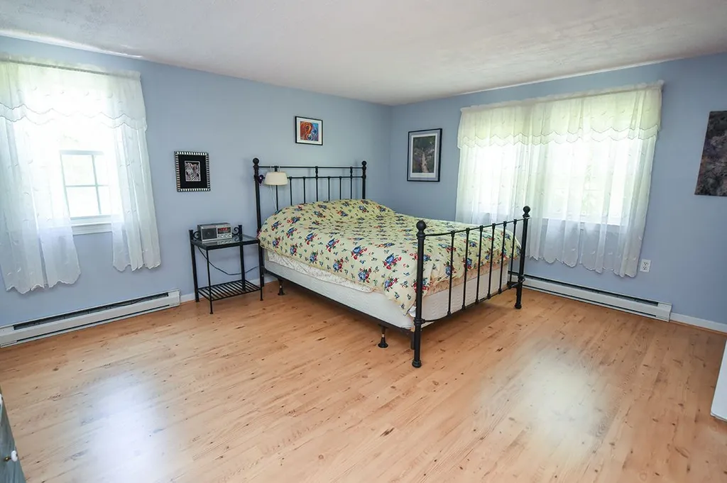 1 Smith Corner Road Newton NH 03858