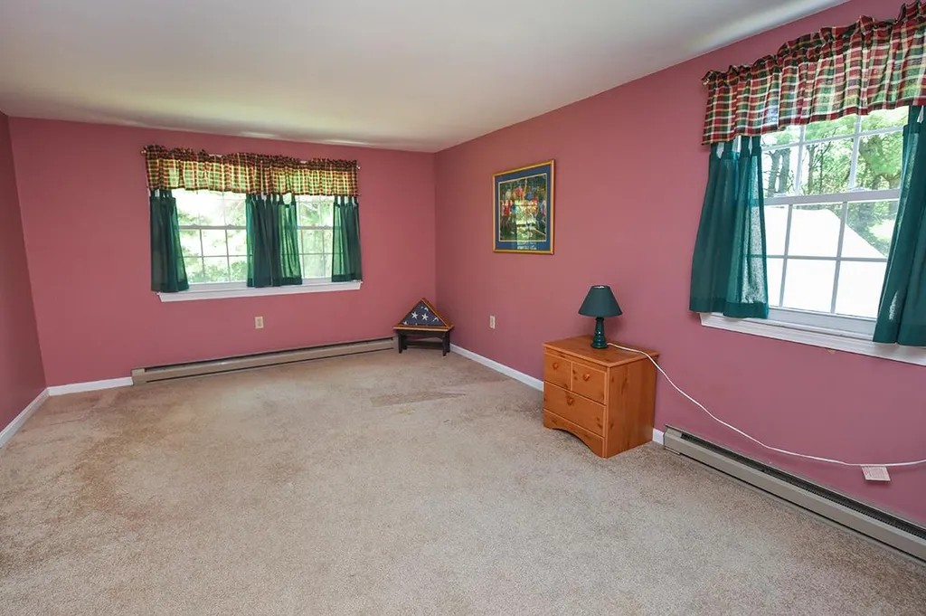 1 Smith Corner Road Newton NH 03858
