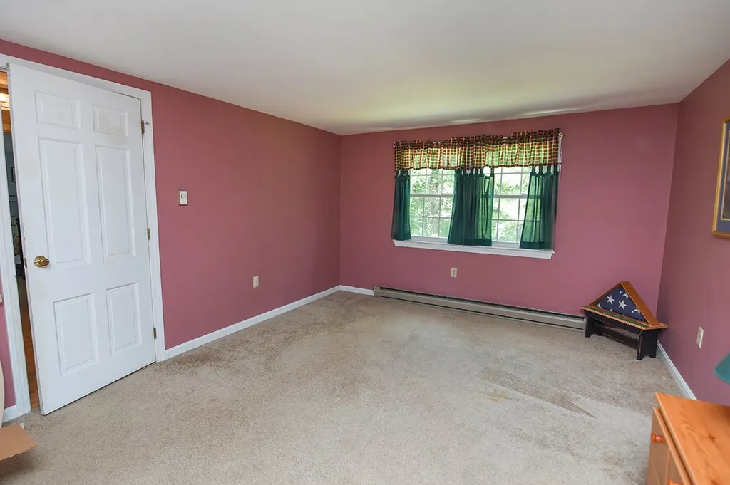 1 Smith Corner Road Newton NH 03858