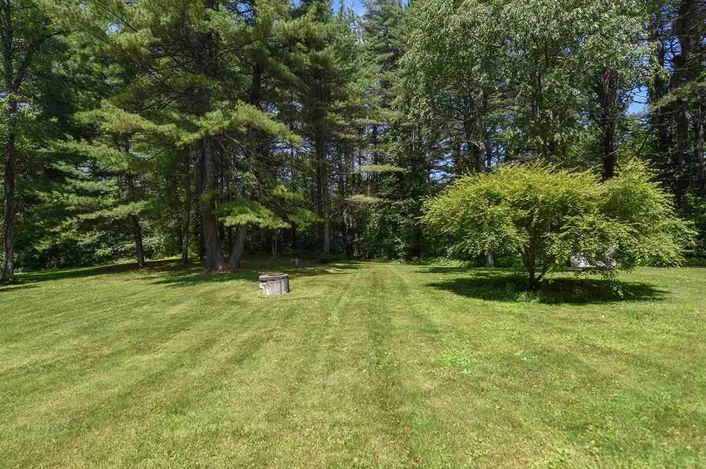 1 Smith Corner Road Newton NH 03858