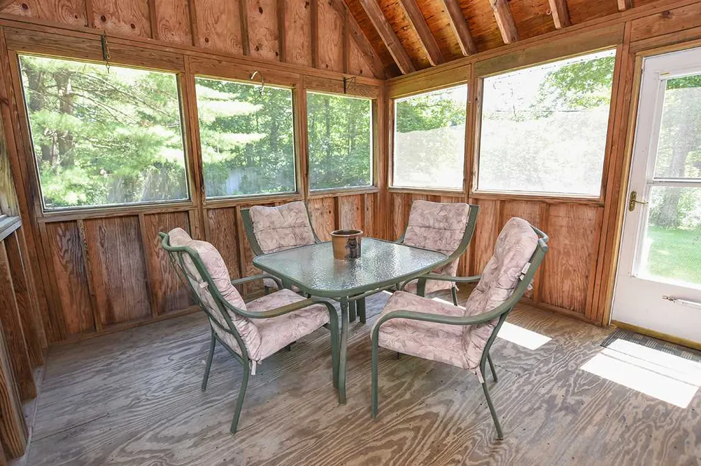 1 Smith Corner Road Newton NH 03858