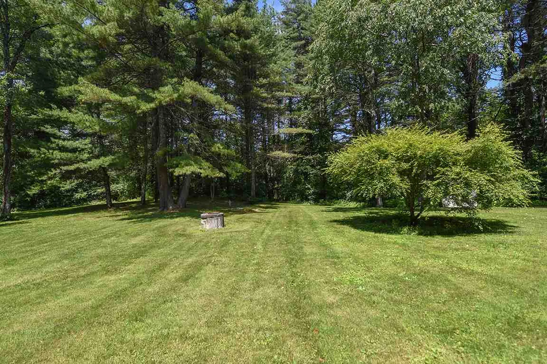 1 Smith Corner Road Newton NH 03858