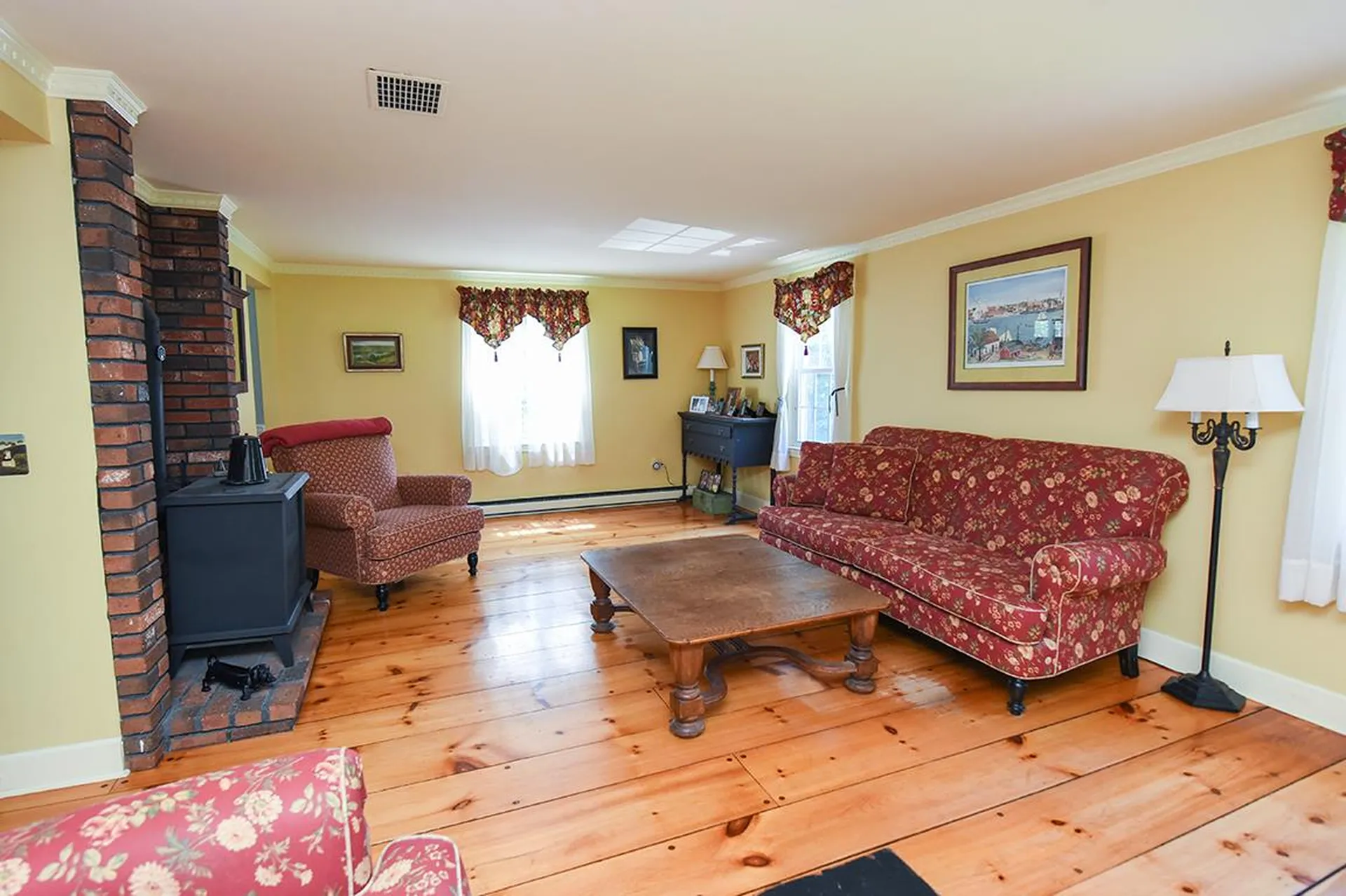 1 Smith Corner Road Newton NH 03858