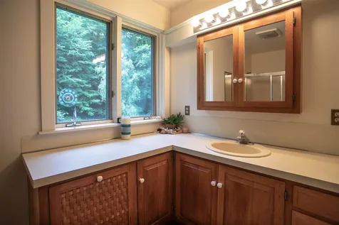 130 Sunrise Lane Dummerston VT 05301