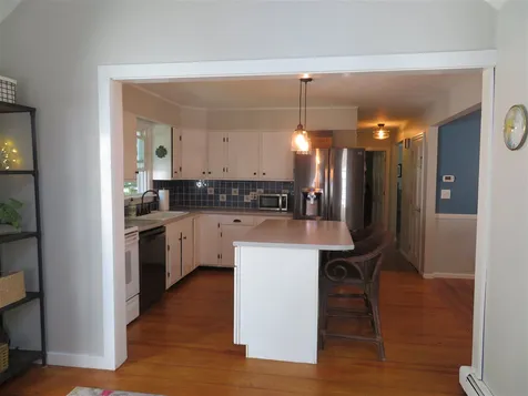 16 Drinkwater Road Exeter NH 03833
