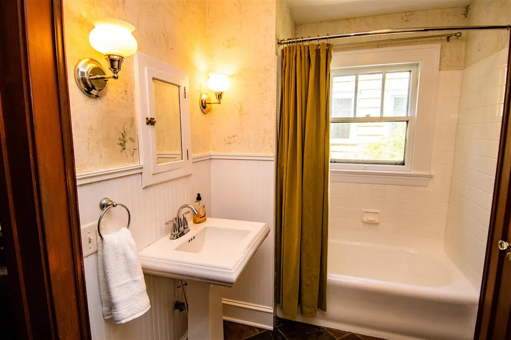 193 Shelburne Street Burlington VT 05401