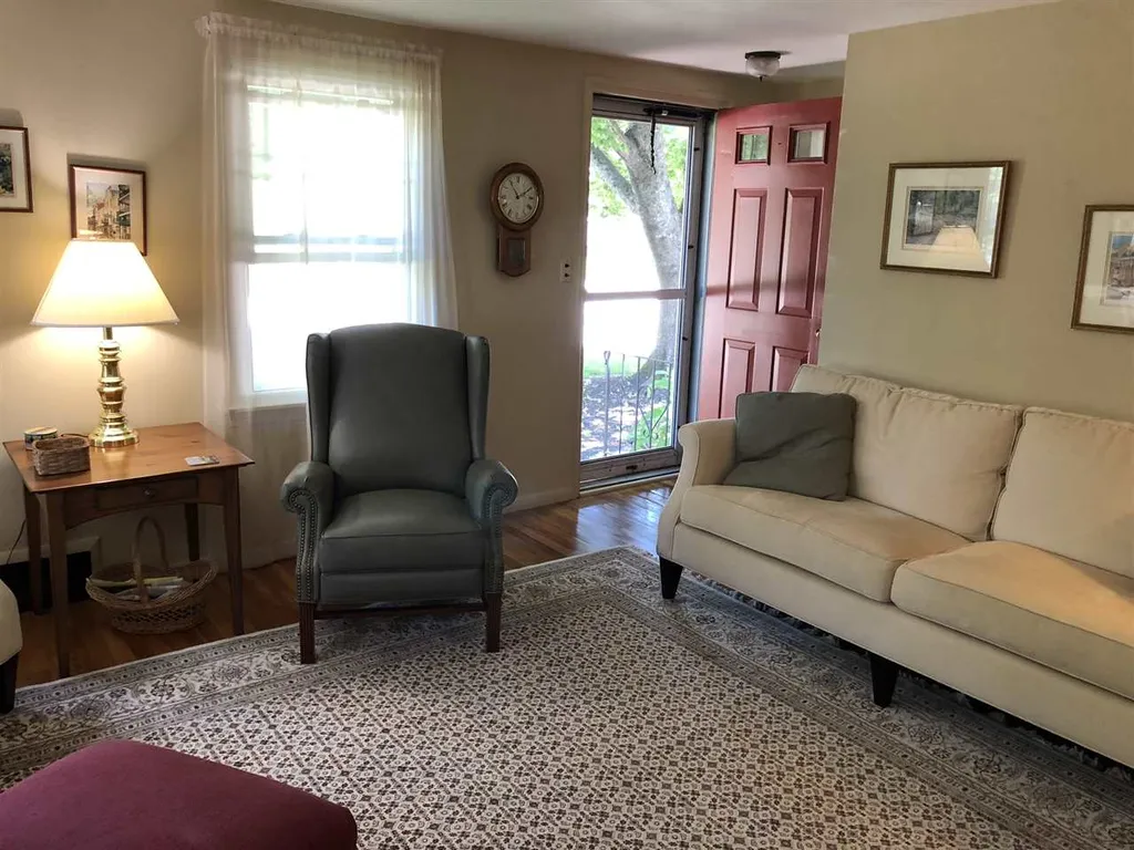 5 Comings Court Exeter NH 03833