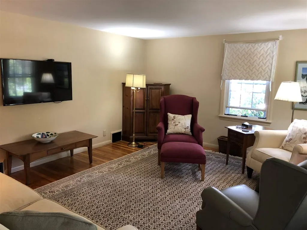 5 Comings Court Exeter NH 03833
