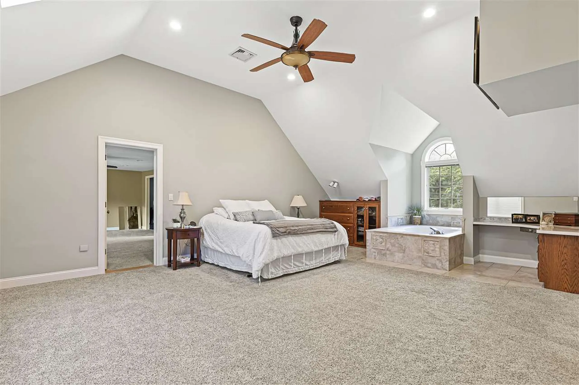 4 Karen Lane Salem NH 03079