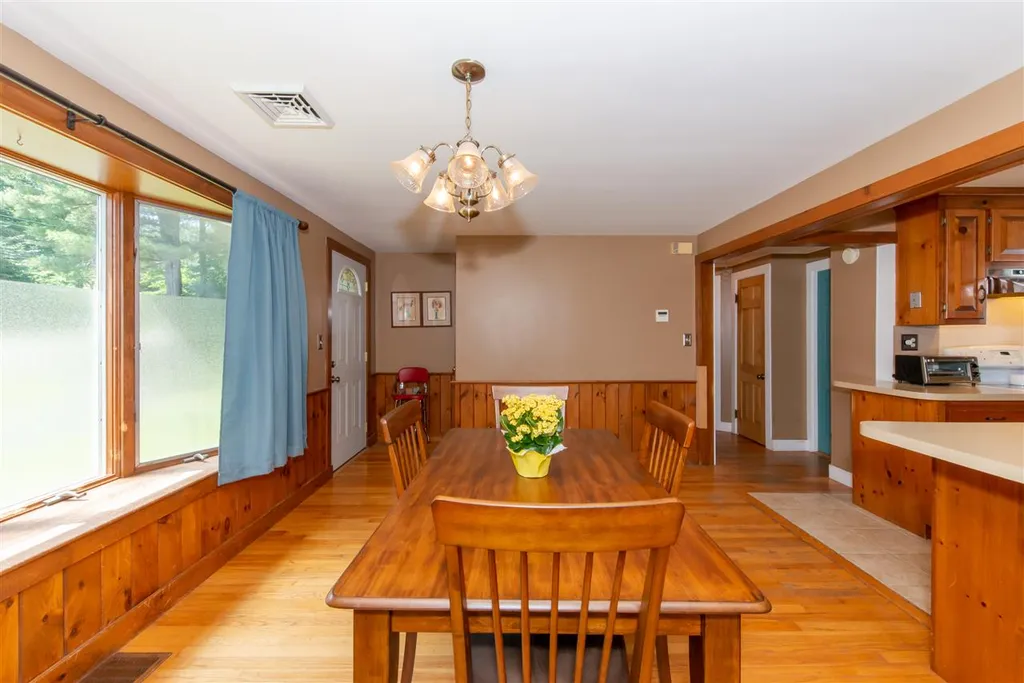 123 Winnicutt Road Stratham NH 03885