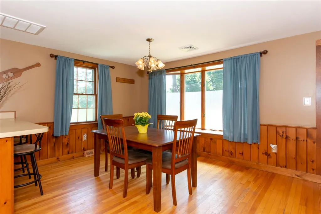 123 Winnicutt Road Stratham NH 03885