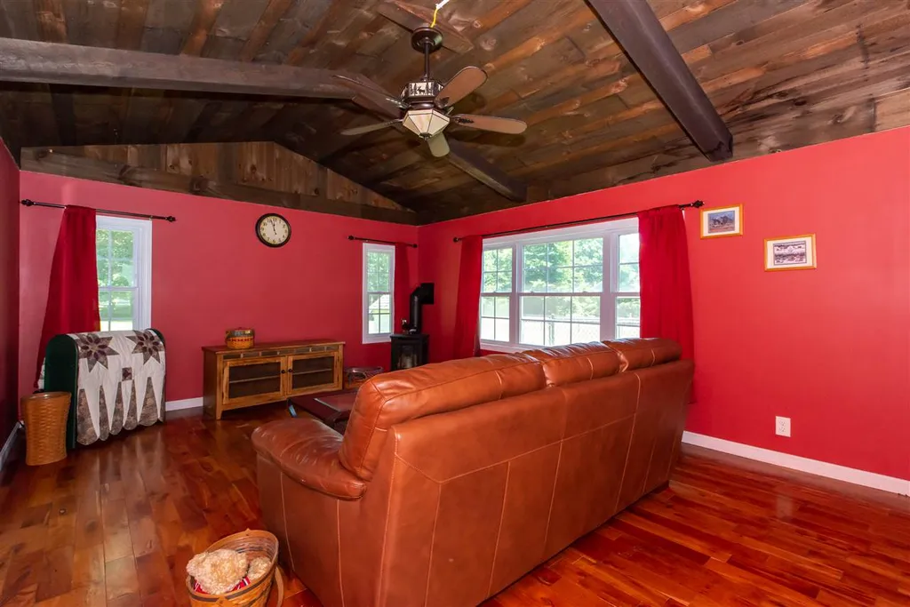 123 Winnicutt Road Stratham NH 03885