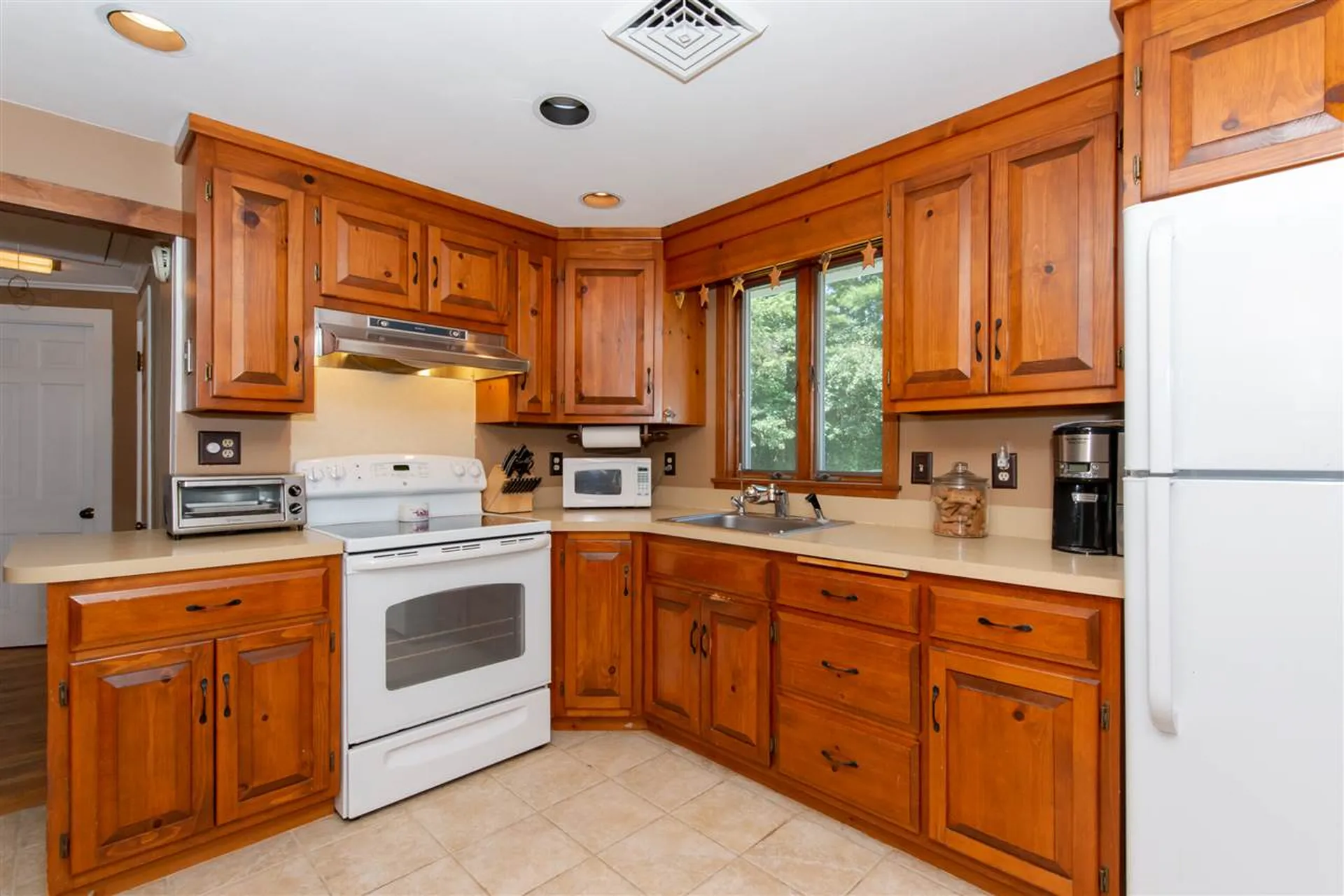 123 Winnicutt Road Stratham NH 03885