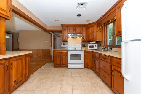 123 Winnicutt Road Stratham NH 03885