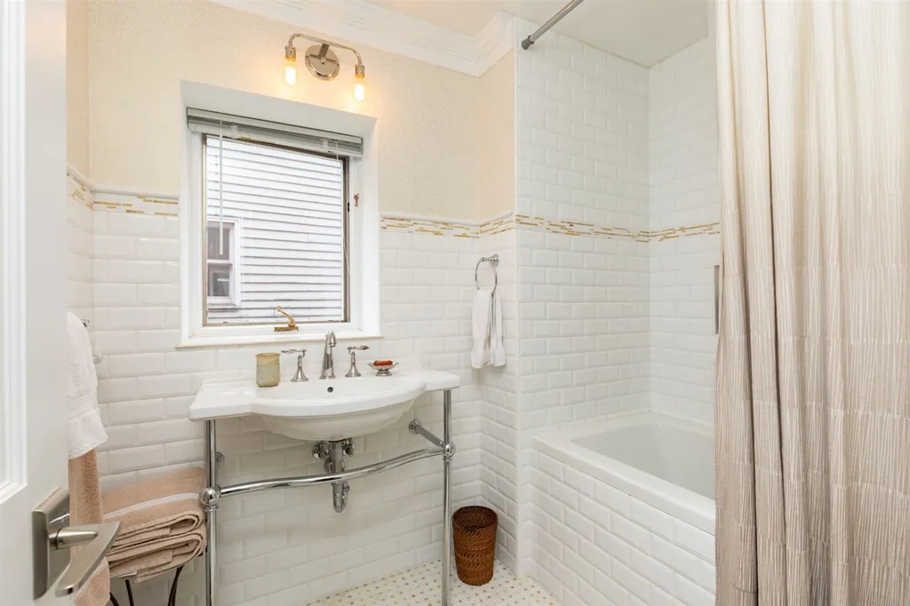 121 Daniel Street Portsmouth NH 03801
