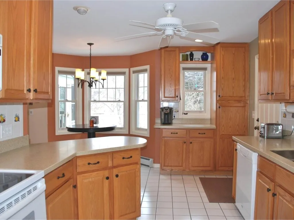 88 Nottingham Lane Burlington VT 05408