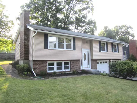 9 Monterey Avenue Nashua NH 03064
