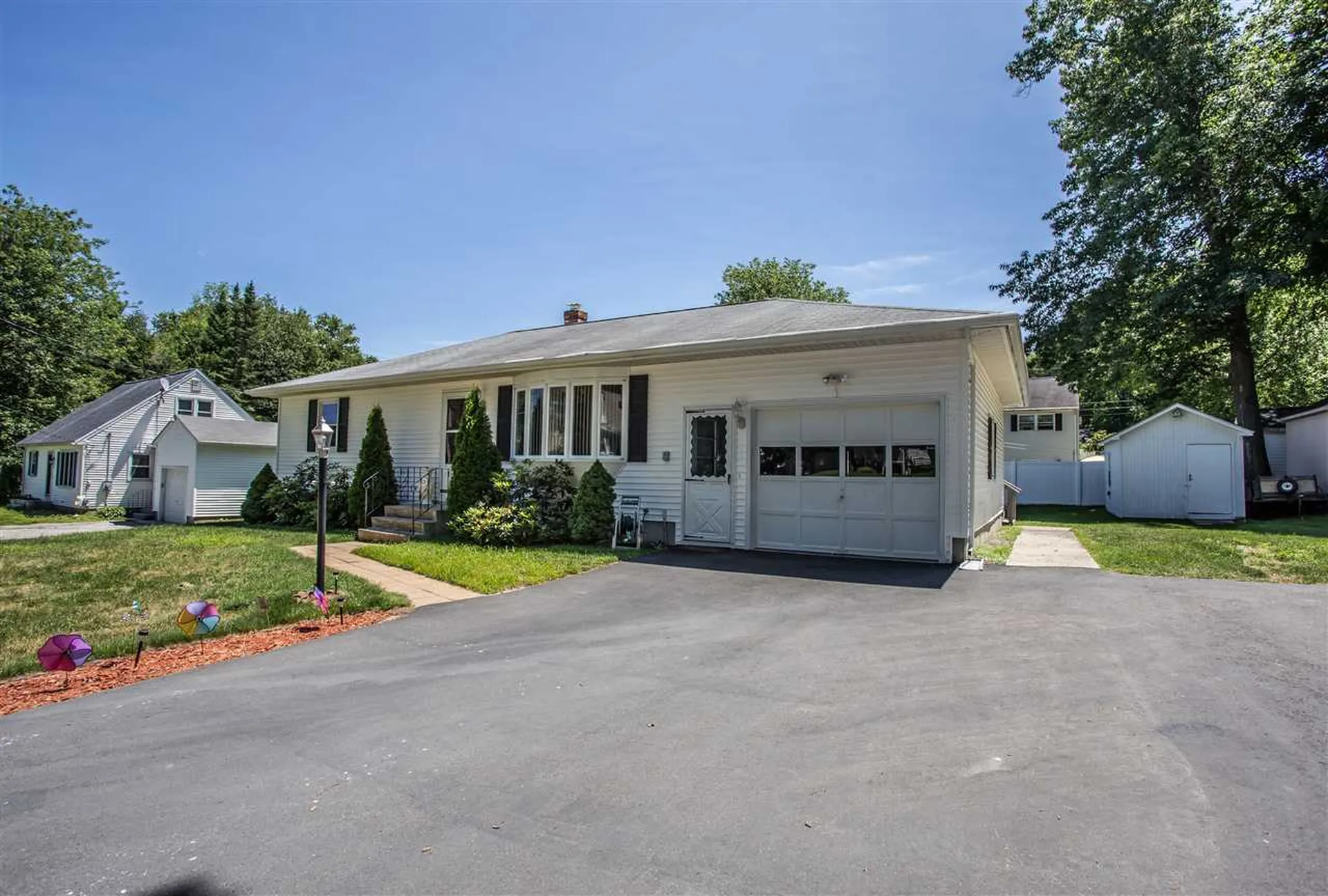 49 Laurel Street Manchester NH 03102