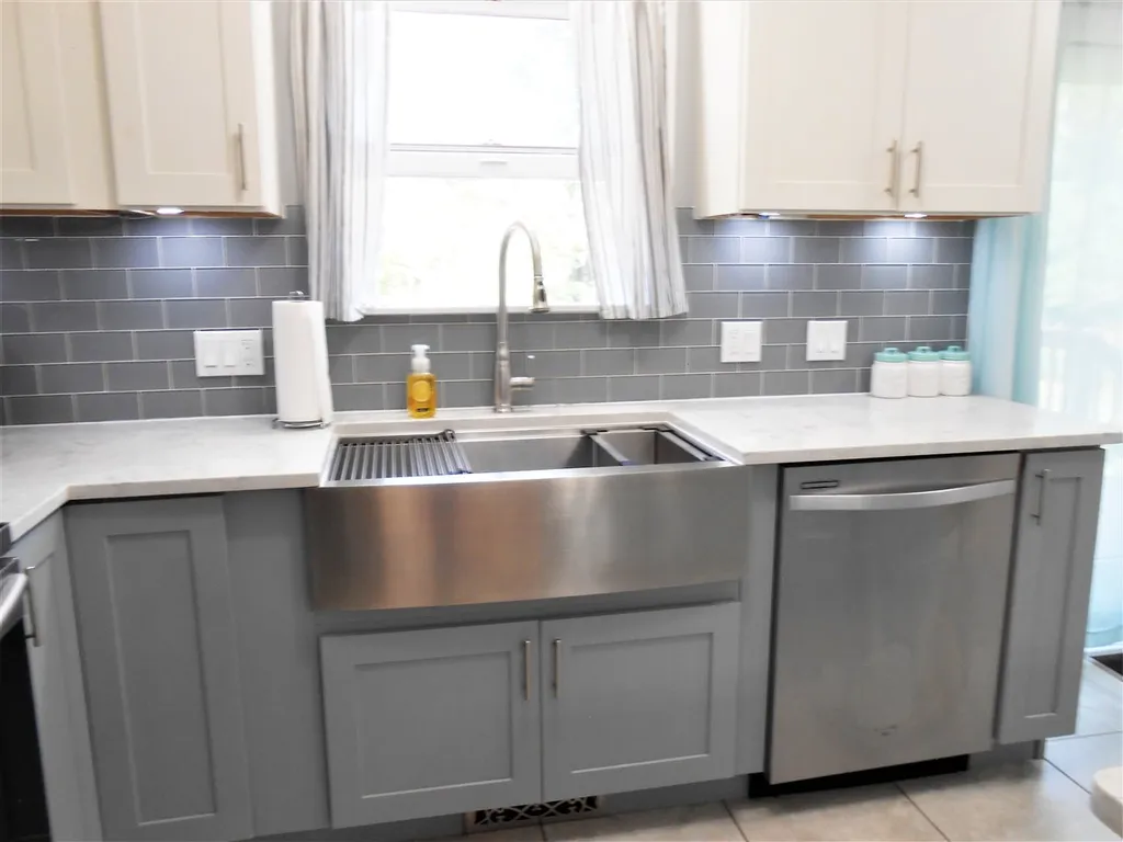19 Littleworth Road Dover NH 03820