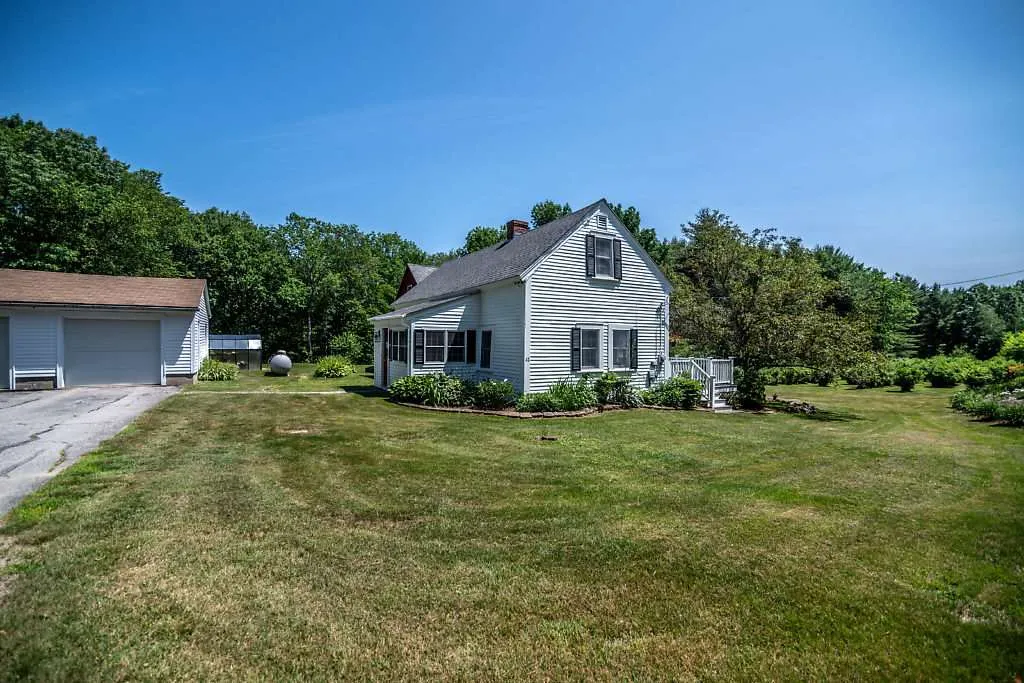 42 Buttermilk Lane Middleton NH 03887