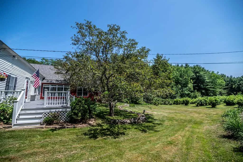 42 Buttermilk Lane Middleton NH 03887