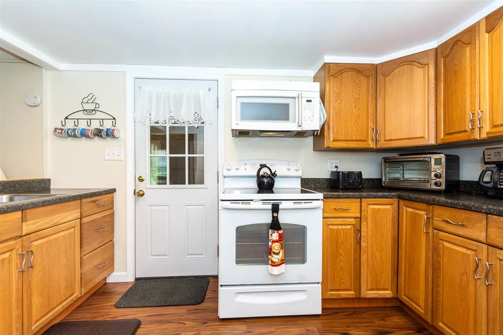 58 Fordway Extension Derry NH 03038
