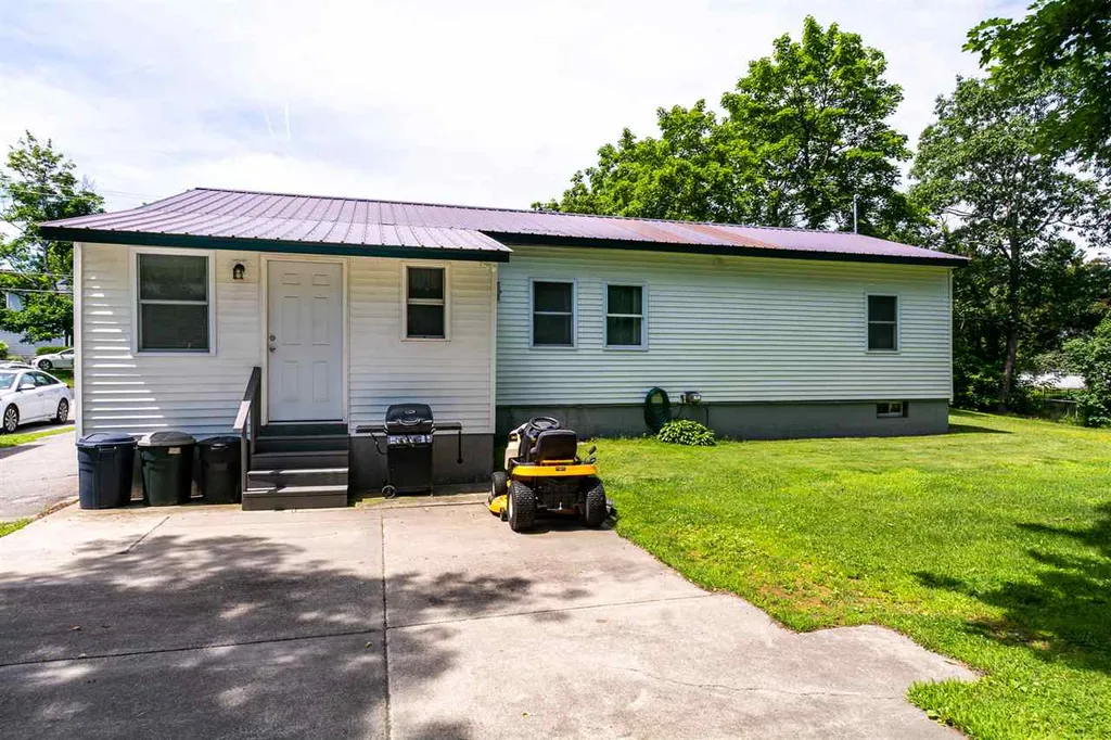 58 Fordway Extension Derry NH 03038