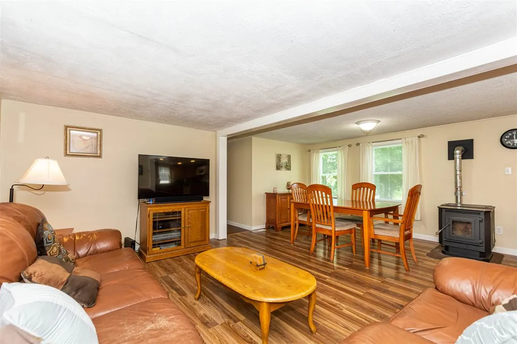 58 Fordway Extension Derry NH 03038