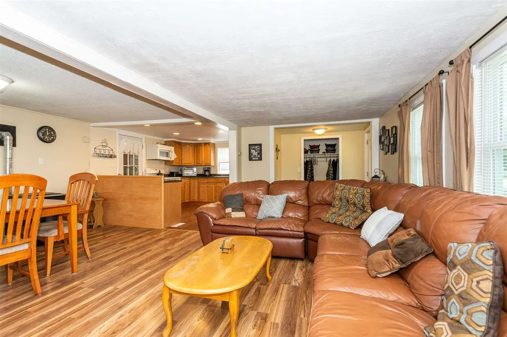 58 Fordway Extension Derry NH 03038