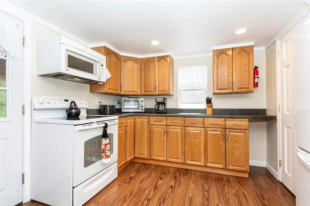 58 Fordway Extension Derry NH 03038