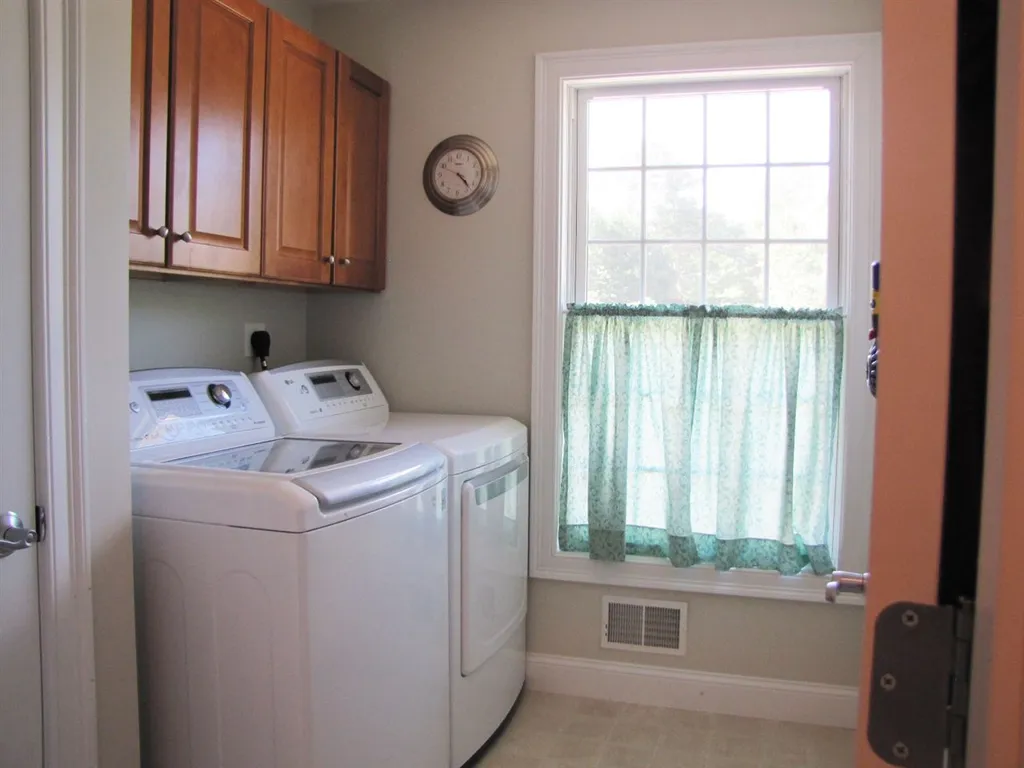 1-2 Risloves Way Fremont NH 03044