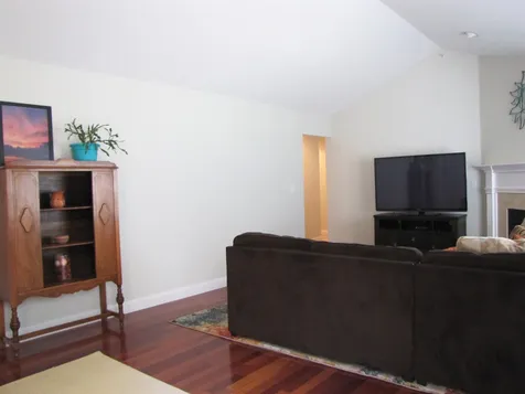 1-2 Risloves Way Fremont NH 03044