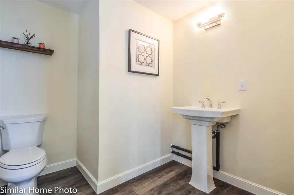 28 Landmark Hill Lane Kittery ME 03904