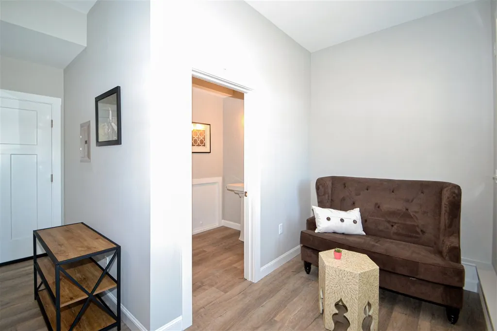 28 Landmark Hill Lane Kittery ME 03904
