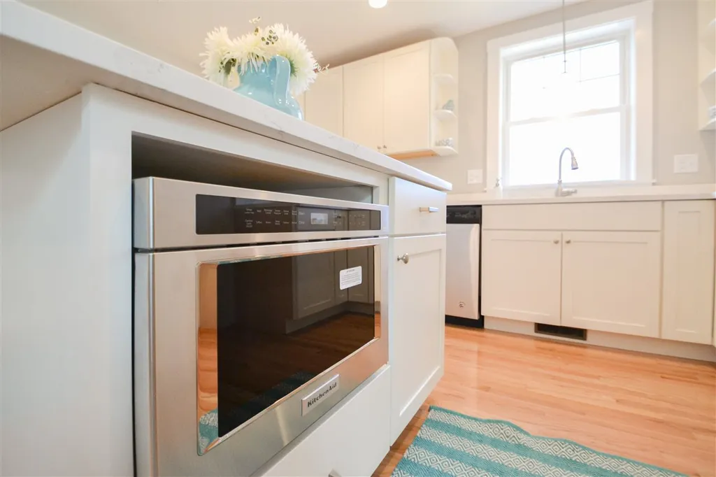 28 Landmark Hill Lane Kittery ME 03904