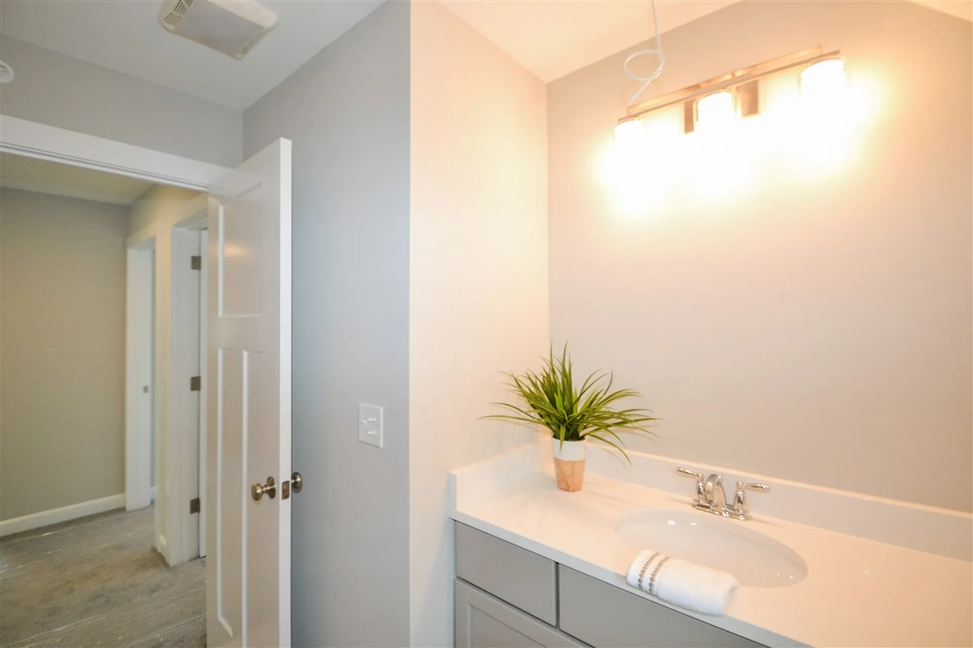 28 Landmark Hill Lane Kittery ME 03904