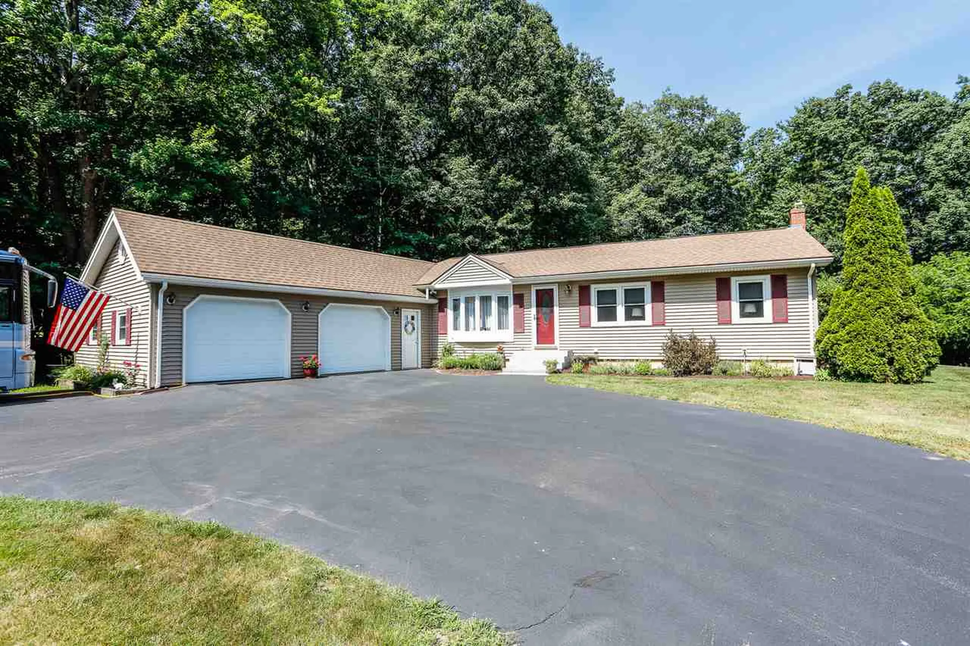 74 Mammoth Road Hooksett NH 03106