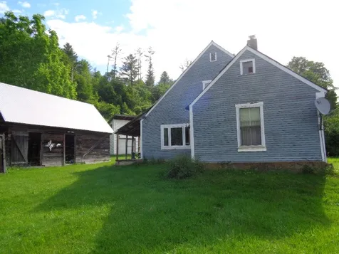 1912 Peavine Boulevard Bethel VT 05032