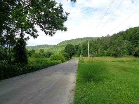 1912 Peavine Boulevard Bethel VT 05032