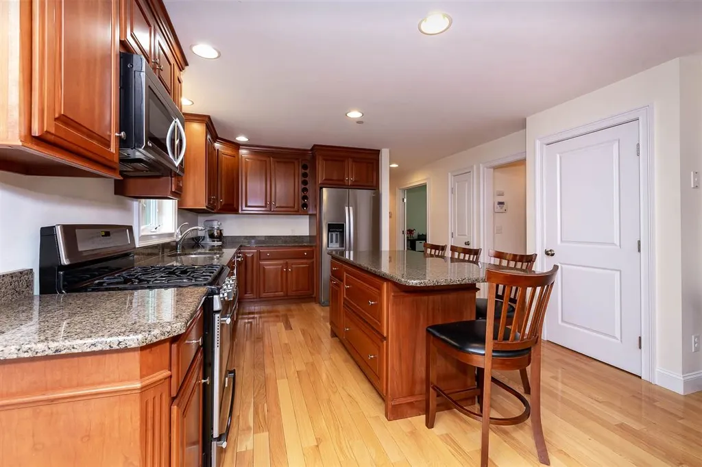 276 Littleworth Road Madbury NH 03823